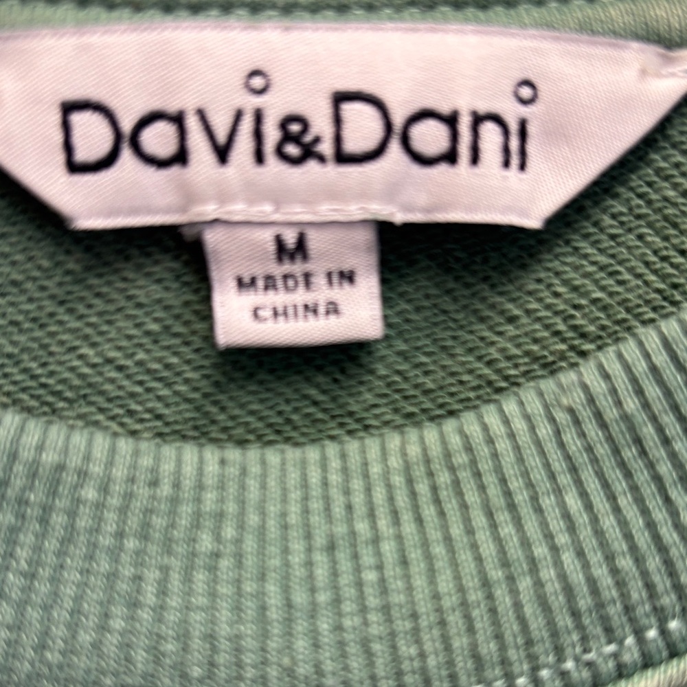 Davi & Dani Green Paisley Patchwork Star Studded Sweatshirt with Pockets Medium - Picture 2 of 4